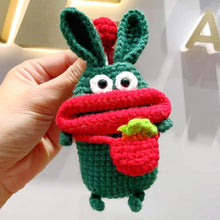 Laden Sie das Bild in den Galerie-Viewer, NINTE Car Key Holder Creative and Unique Plush Knitted Sausage Mouth